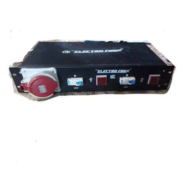 Centro De Carga 2 De Rack, Entrada 220v , Salidas 110v Y 220
