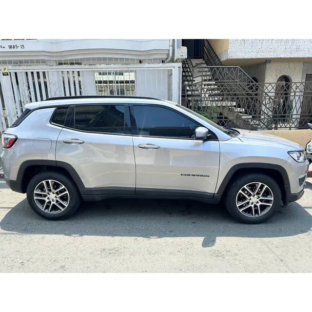 Camioneta Jeet 4x4 Mecánica En Excelente Estado