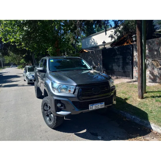 Toyota Hilux 2.8 Cd Srv 177cv 4x2
