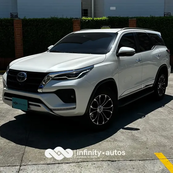 Toyota Fortuner 2022 Srv 2.4 4x2