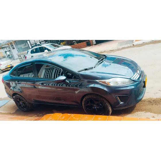 Ford Fiesta Es Automático