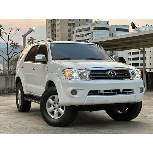Toyota Fortunner Full