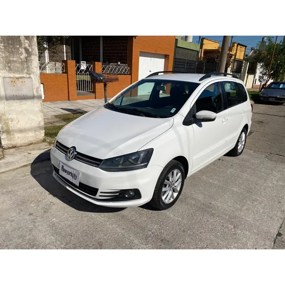 Volkswagen Suran 1.6 Highline 101cv