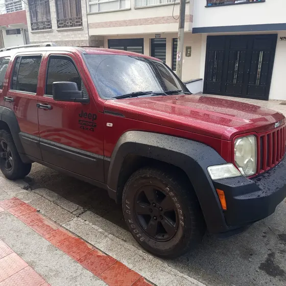 Jeep Cherokee 2008 3.7 Sport