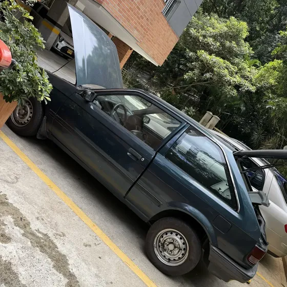 Mazda 323 2001 1.3 Hs