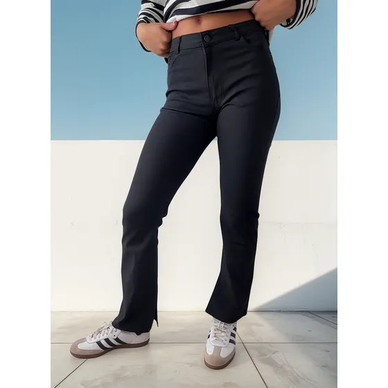 Pantalón Mujer Bengalina Negro Con Tajo Abajo.