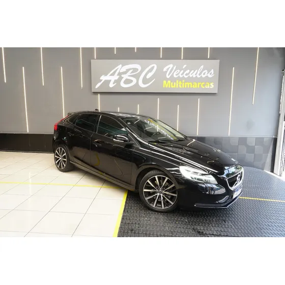 Volvo V40 2.0 T4 Momentum Gasolina 4p Automático