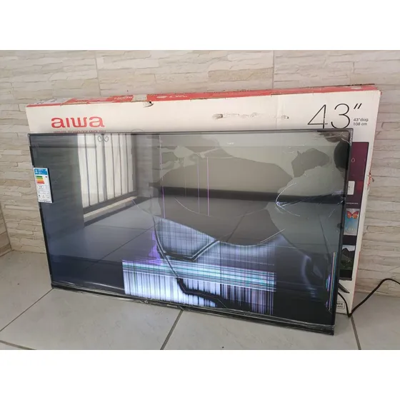 Smart Tv Aiwa 43 Com Tela Quebrada Para Retirar Peças