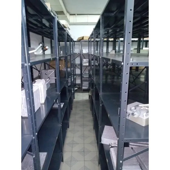 Lote De Estantes Metálicos  De 5 Peldaños De 30,40,50 Y 60cm