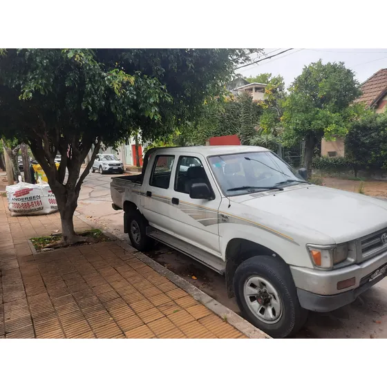 Toyota Hilux Pick-up 2.8 C/dob Dlx 4x4