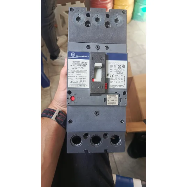 Breaker 3x250 Amp General Electric Nuevo