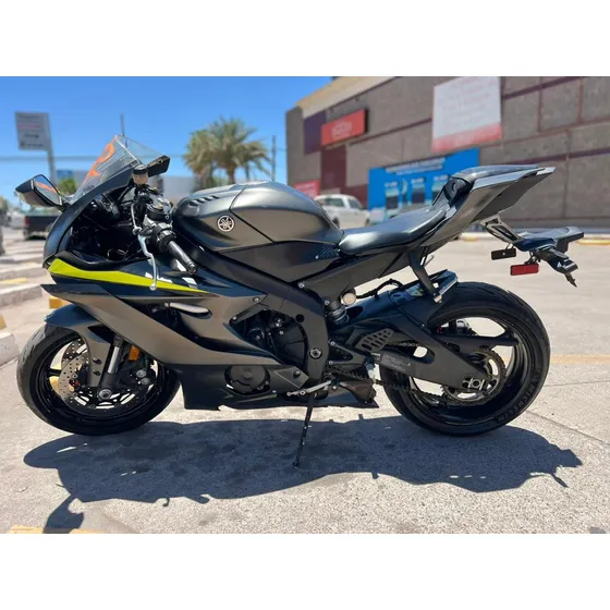 Yamaha R6