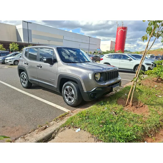 Jeep Renegade 1.8 Flex Aut. 5p