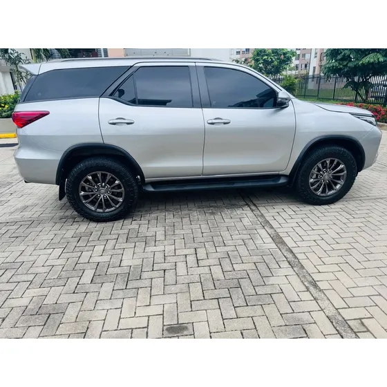 Toyota Fortuner 2.4 Diesel