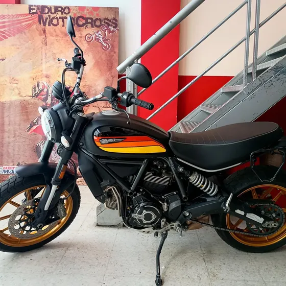Ducati Scrambler 800 Dark