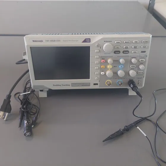 Osciloscopio Tektronix Tbs 1052b-edu Digital 50 Mhz