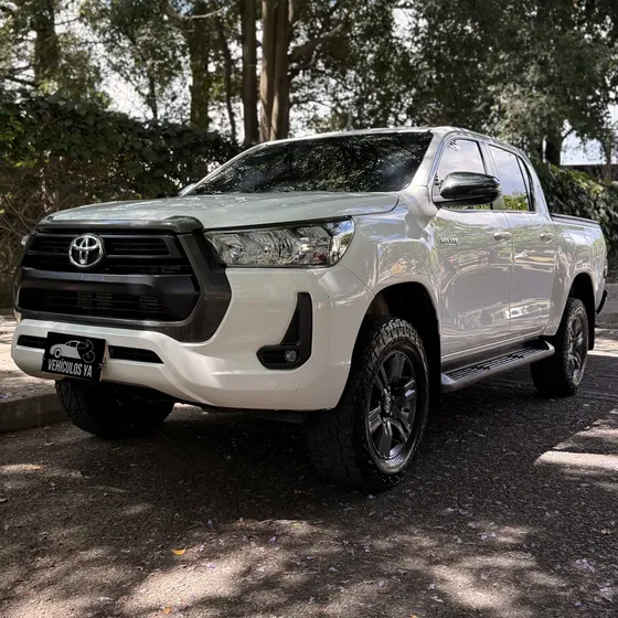 Toyota Hilux 2023 2.4 Diésel 4x4