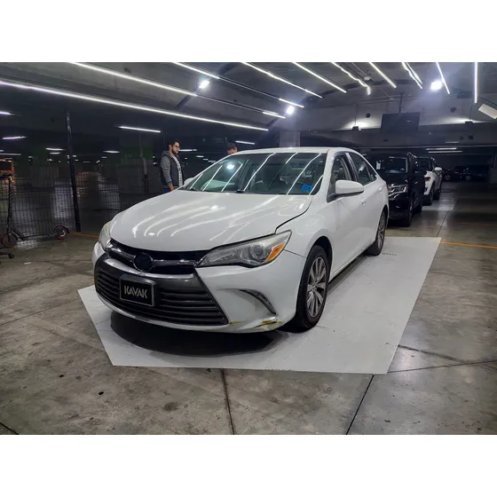 Toyota Camry 2.5 Le 6at