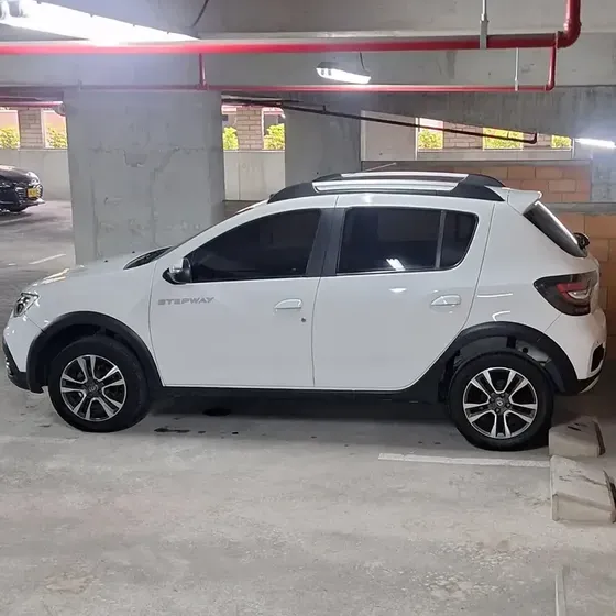 Renault Stepway 2022 1.6 Intens