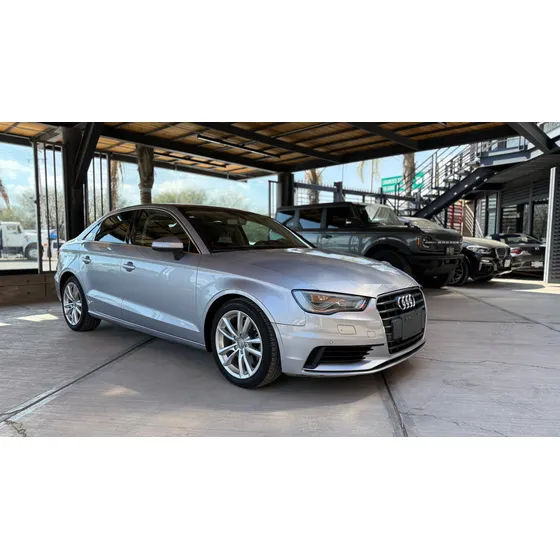 Audi A3 1.8 Sedán Attraction Plus At