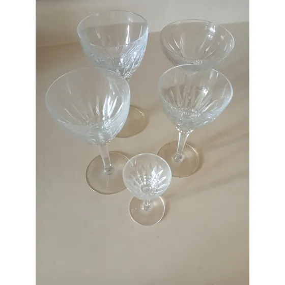 Juego De Copas De Cristal Tallado Para 6 Personas.