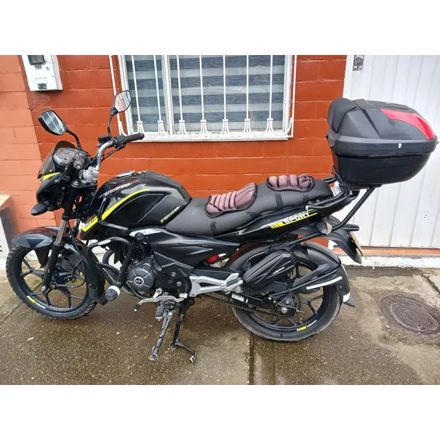 Moto En Excelentes Condiciones Se Vende Con Accesorios