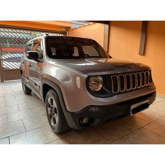 Jeep Renegade 1.8 Flex Aut. 5p