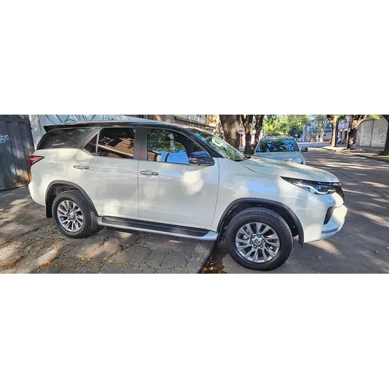Toyota Sw4 2.8 Sr 204cv 4x4 7as At