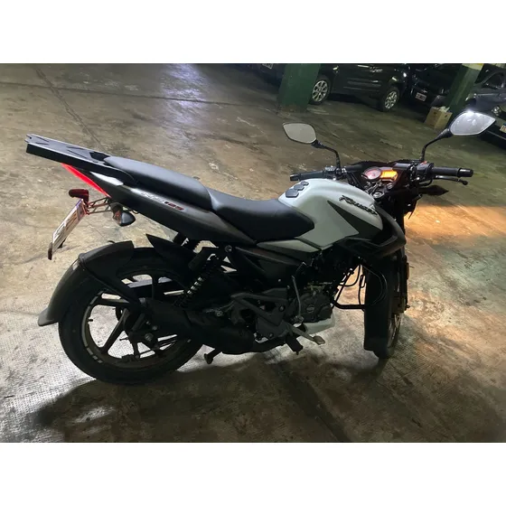 Bajaj Rouser 125