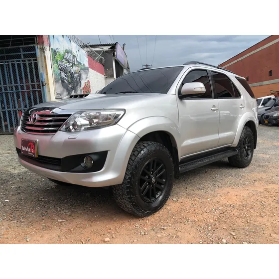 Toyota Fortuner 3.0 Sr5