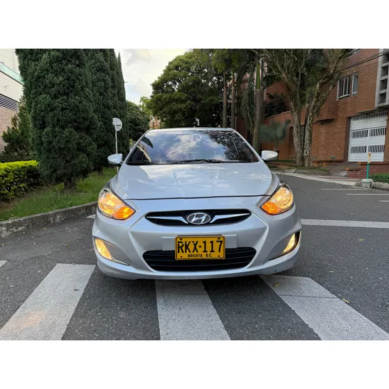 Hyundai Accent 1.6l 5 P