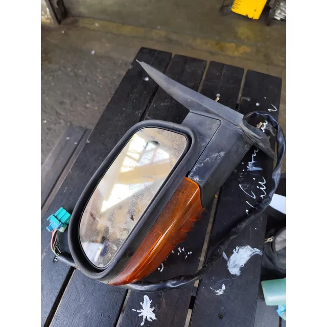 Retrovisor De Chevrolet Trailblazer Blazer 2002 Al 2005