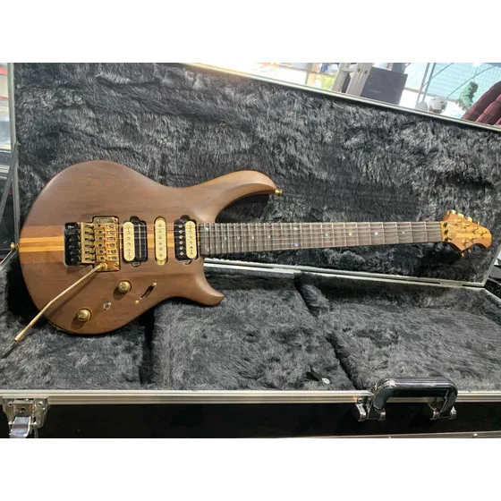 Guitarra Majesty Handmade (ñ Music Man,john Petrucci, Ibanez