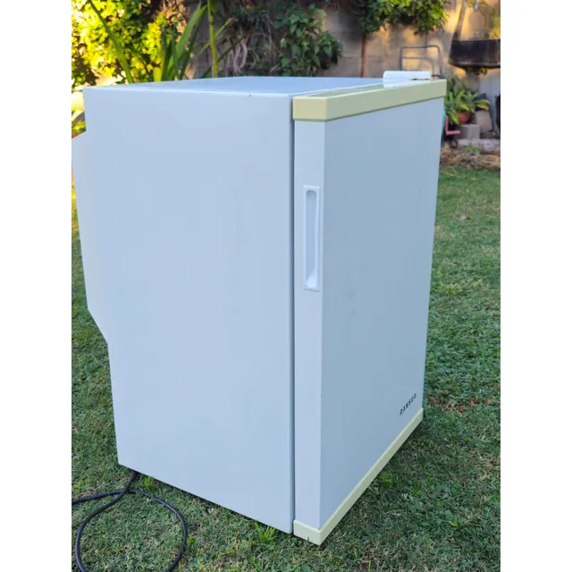 Heladera Frigobar Ranser Fb-ra01 Blanco Con Capacidad 65l