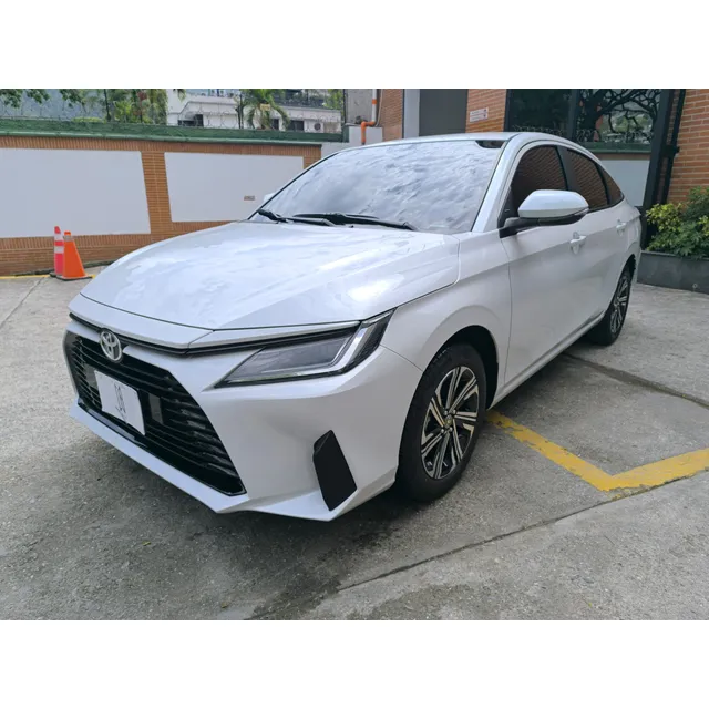 Toyota Yaris E