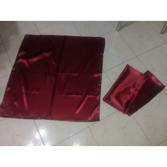 Pañuelo Raso Brilloso Bordo 75 Cms