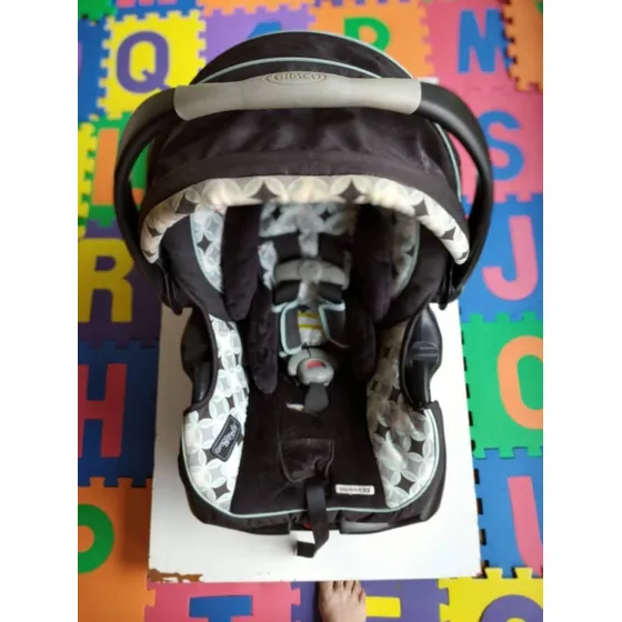 Porta Bebe Con Base Para Carro Marca Gracco