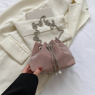 Minibolso Moderno De Primavera 2023 Con Cadena Brillante Est Minibolso Moderno De Primavera 2023 Con Cadena Brillante Est