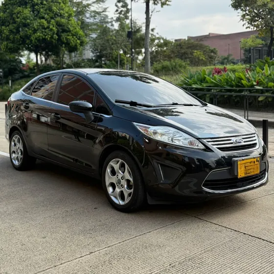 Ford Fiesta 2012 1.6 Sportback Automática