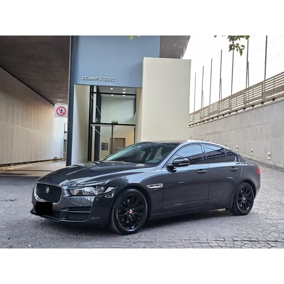 Jaguar Xe 2.0 Se 240cv