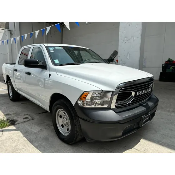 Ram 1500 Slt Trabajo Crew Cab