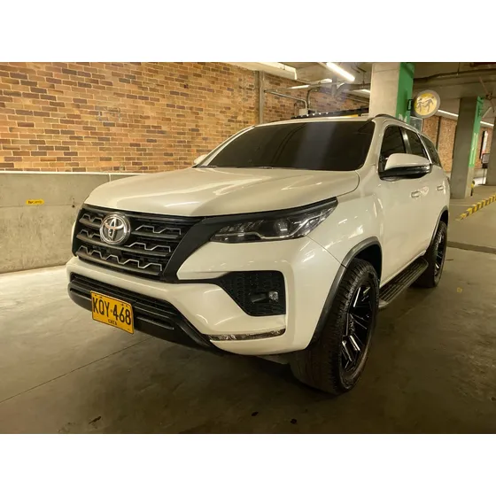 Toyota Fortuner 2.4 Street At 7as