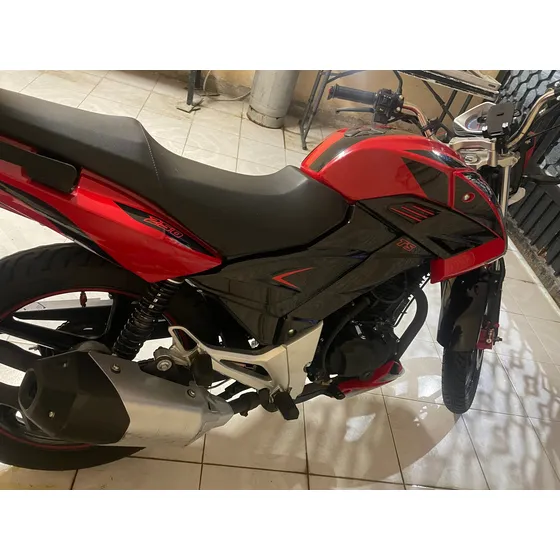 Ft250ts Color Rojo Con Negro.