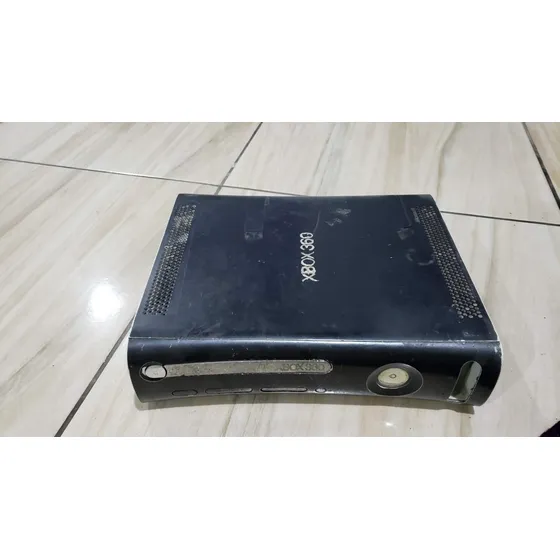 Xbox 360 Fat Preto Só O Aparelho Sem Nada E Ele Funciona Mas O Leitor Não Leu Os Jogos. K16