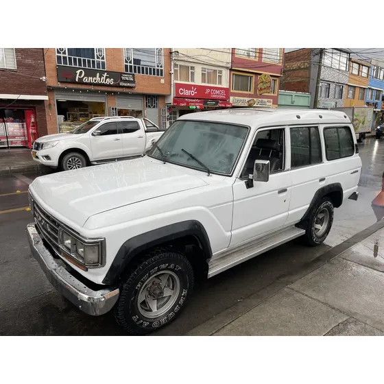 Toyota Land Cruiser 1986 2.5 Fj62