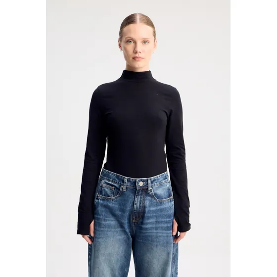 Polera De Algodón Con Ojal En Mangas Mujer System