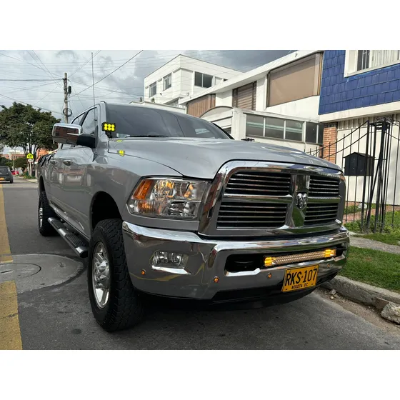 Dodge Ram 5.7 2500 Crew Cab Laramie