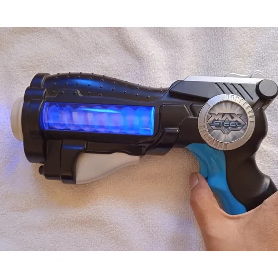 Pistola De Juguete Marca Max Steel Usada
