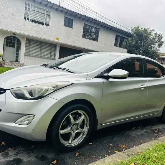 Hyundai Elantra 2012 1.8 I35 Gl Mt