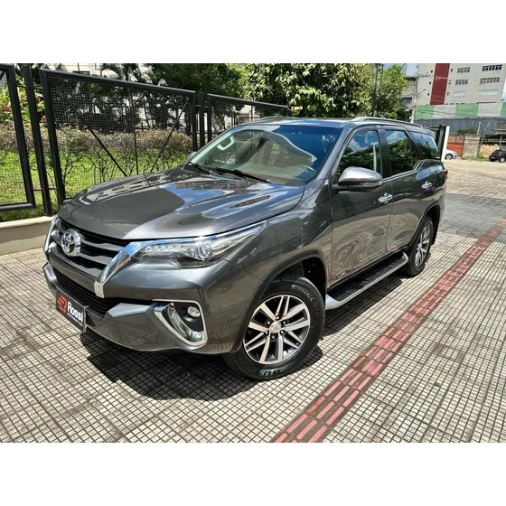 Toyota Hilux Sw4 2.8 Srx 4x4 7 Lugares 16v Turbo Intercooler Diesel 4p Automático